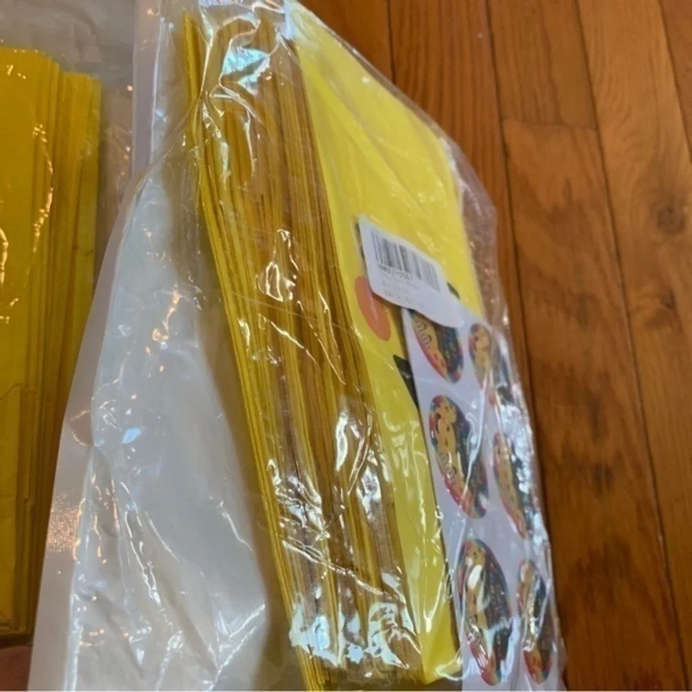 New Emoji’s Party Favor Thank You Bags + Stickers Set of 40 bags